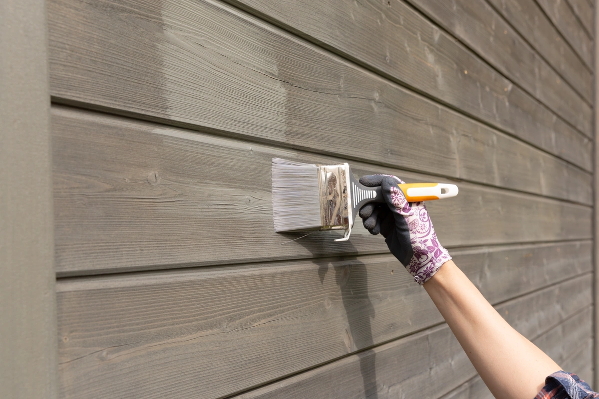 water proof paint-painting on wood surface